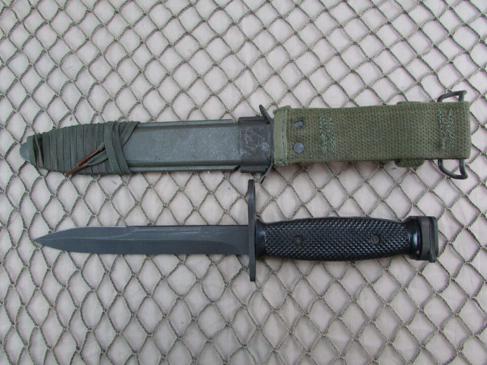 Colt M7 Bayonet Early Blade Marked 62316 Unissued W/ Colt Scabbard | St ...